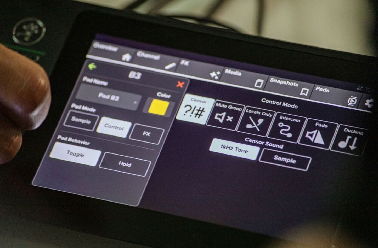 Mackie DLZ Creator XS Compact Adaptive Digital Mixer for Podcasting and Streaming with Mix Agent