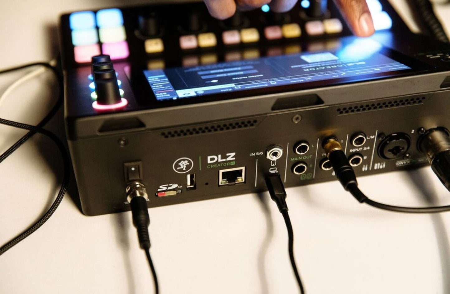 Mackie DLZ Creator XS Compact Adaptive Digital Mixer for Podcasting and Streaming with Mix Agent
