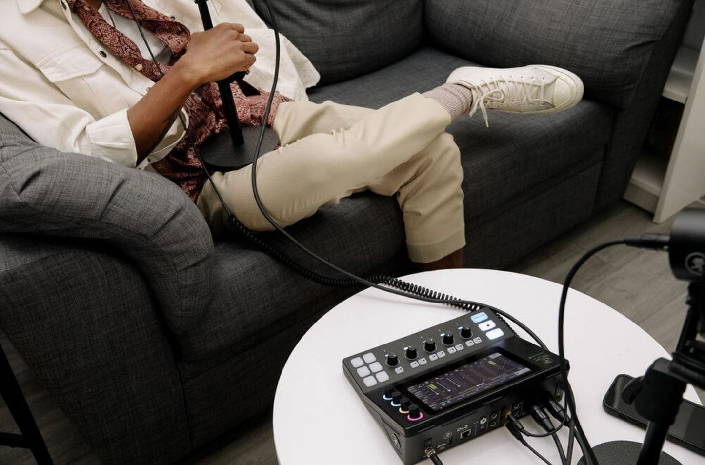 Mackie DLZ Creator XS Compact Adaptive Digital Mixer for Podcasting and Streaming with Mix Agent